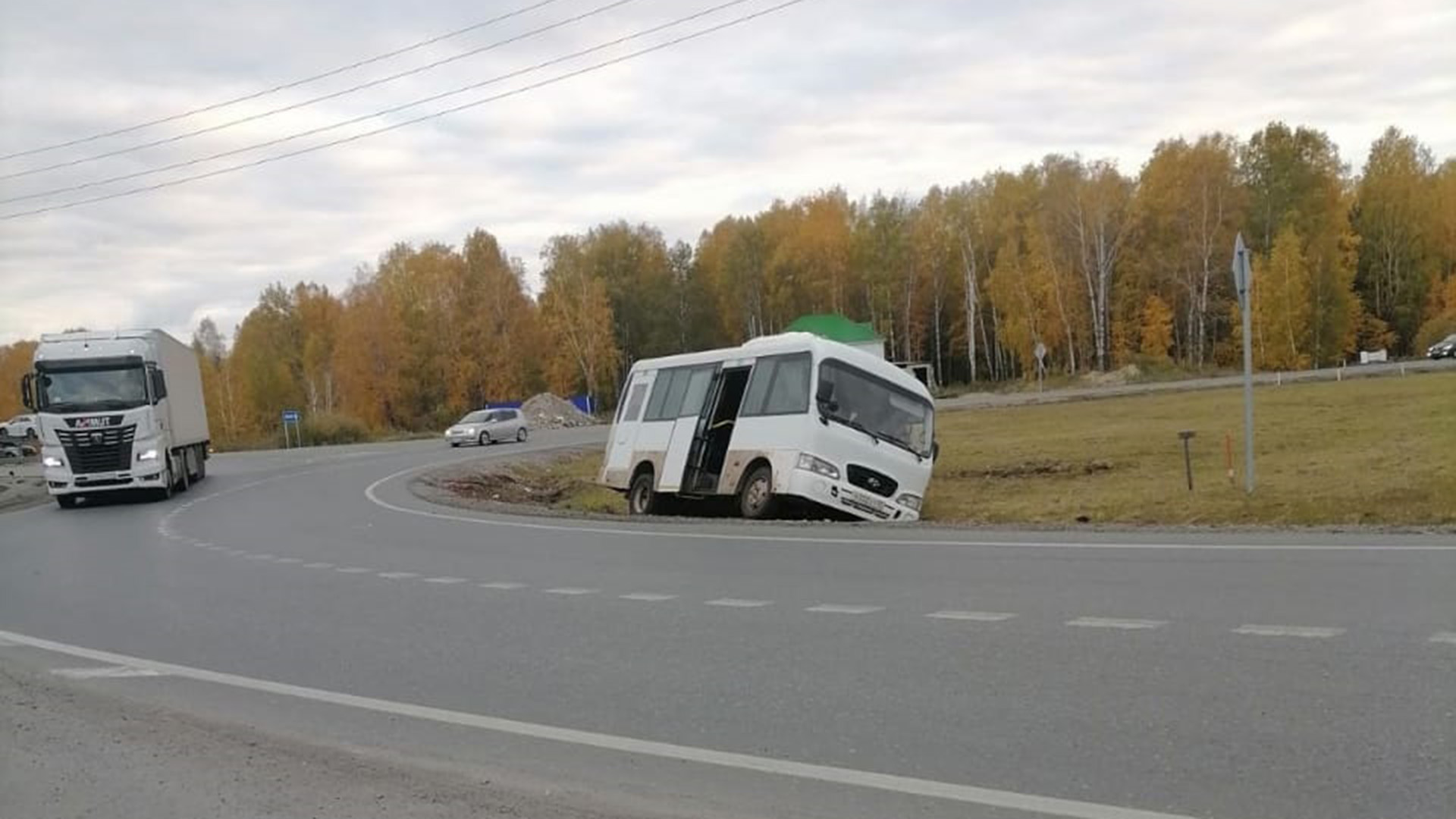 На кольце задержали пьяного водителя автобуса | 30.09.2021 | Голышманово -  БезФормата