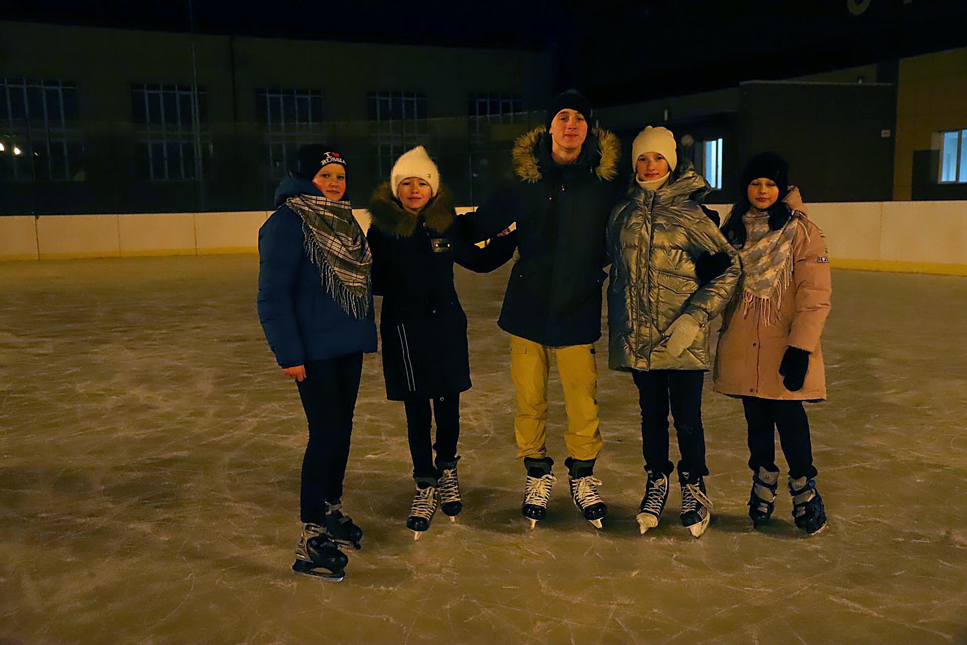 На стадионе “Центральный” в посёлке Голышманово открылся каток | 19.12.2021  | Голышманово - БезФормата