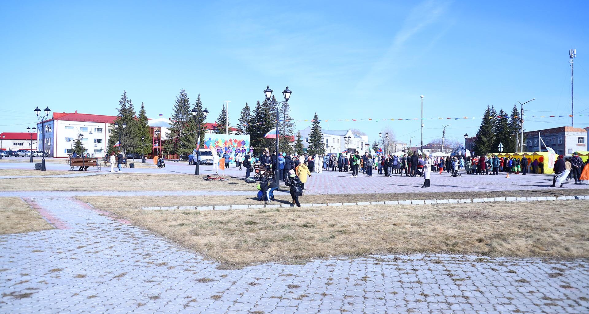 Поселок голышманово. Голышманово площадь. Голышманово площадь. Районный поселок голышманово. Голышманово видео.